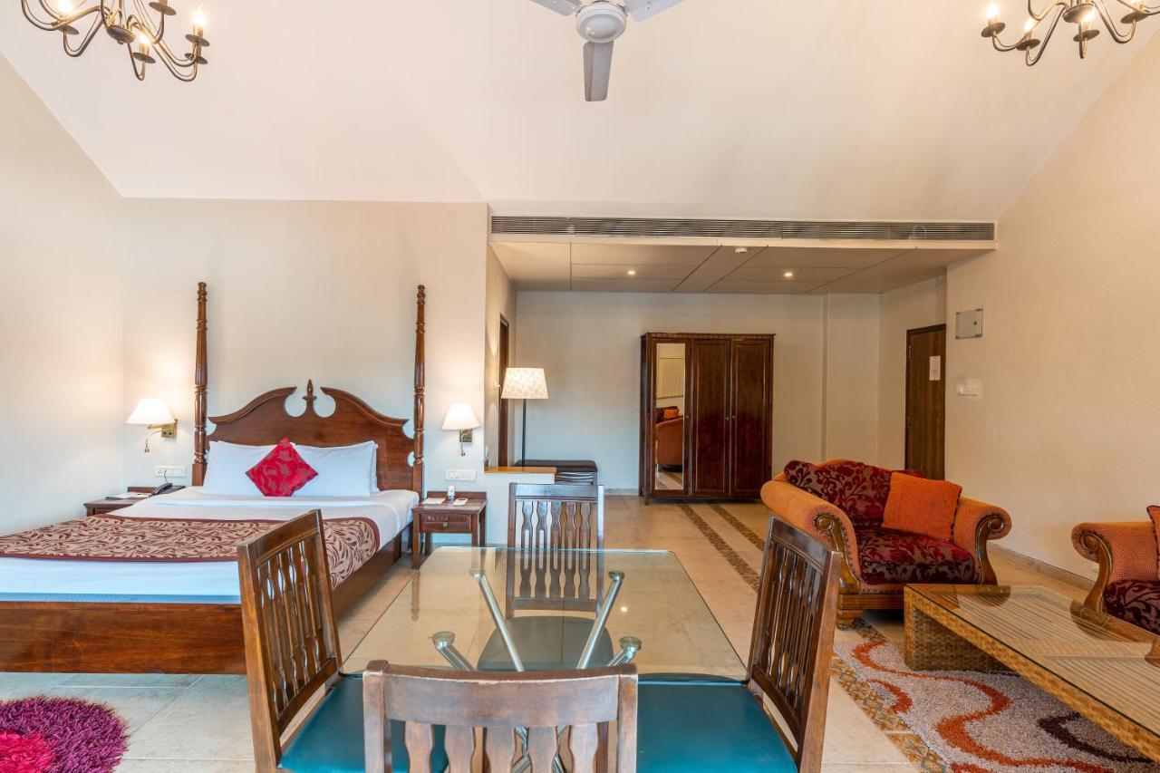 קלנגוטה Neelams The Grand Hotel מראה חיצוני תמונה